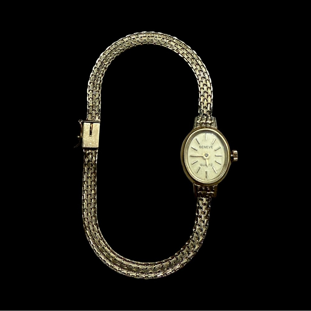 LADIES 14K GOLD GENEVE SWISS QUARTZ WRIST WATCH VINTAGE WOMANS OVAL FACE USA